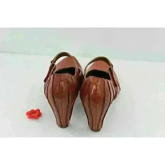 TSUBO Maryjane Women's 3.5" High Heel Pump - Picture 6 of 12